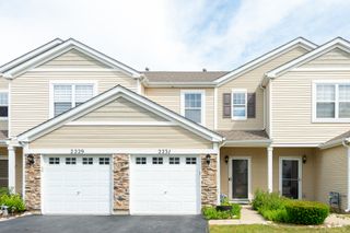 2231 Flagstone Lane, Carpentersville, IL 60110
