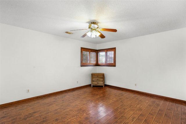 21205 National DR, Lago Vista, TX 78645