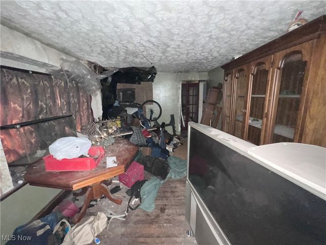 1220 E Archwood Avenue, Akron, OH 44306