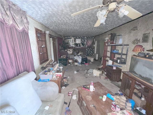 1220 E Archwood Avenue, Akron, OH 44306