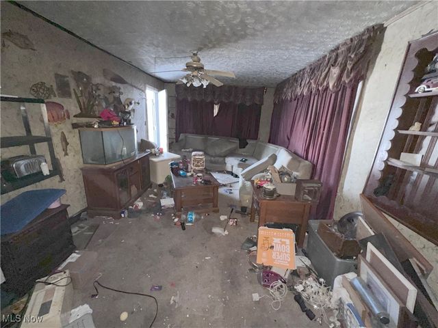 1220 E Archwood Avenue, Akron, OH 44306