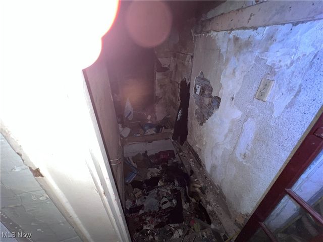 1220 E Archwood Avenue, Akron, OH 44306