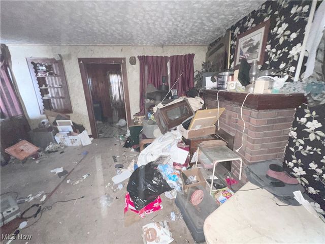 1220 E Archwood Avenue, Akron, OH 44306