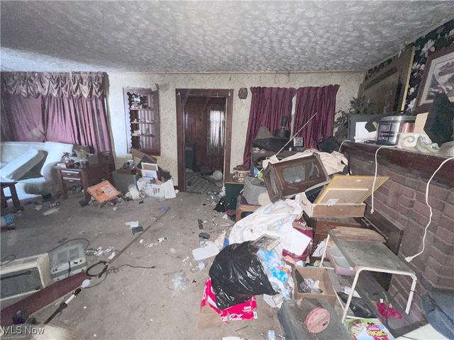 1220 E Archwood Avenue, Akron, OH 44306