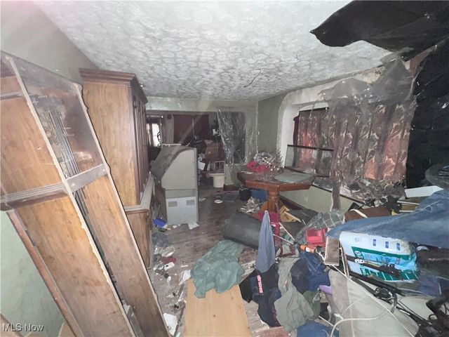 1220 E Archwood Avenue, Akron, OH 44306