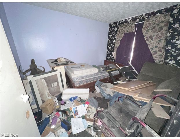 1220 E Archwood Avenue, Akron, OH 44306