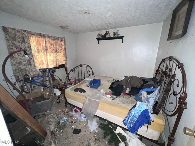 1220 E Archwood Avenue, Akron, OH 44306