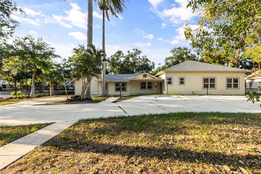 2726 6TH AVENUE W, Bradenton, FL 34205