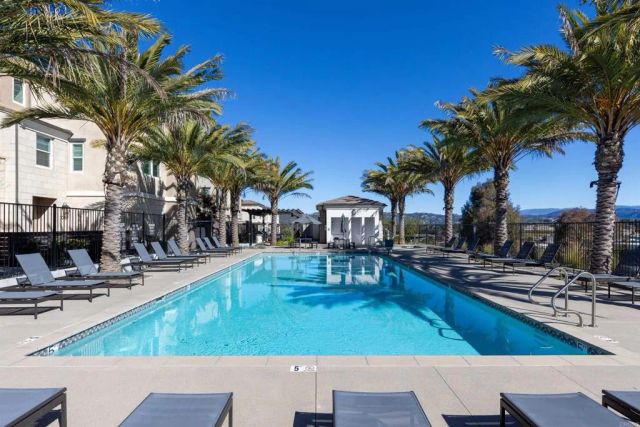 1227 Sunrise Vw. 105, San Marcos, CA 92078