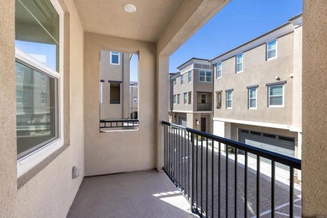 1227 Sunrise Vw. 105, San Marcos, CA 92078