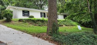 2888 Parrott Avenue NW, Atlanta, GA 30318