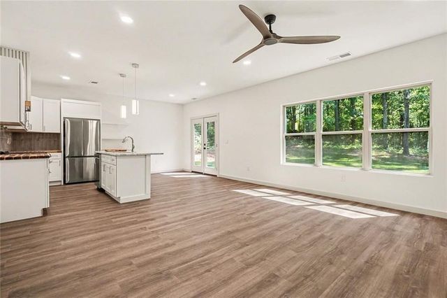 953 Remington Drive SE, Conyers, GA 30094