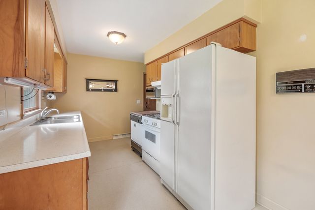 947 Diane Avenue, Elgin, IL 60123