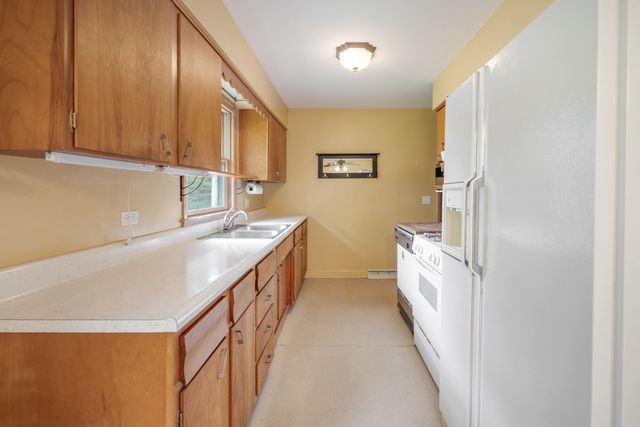 947 Diane Avenue, Elgin, IL 60123