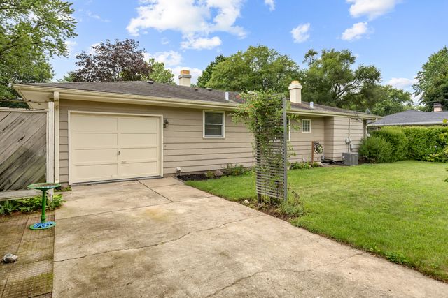 947 Diane Avenue, Elgin, IL 60123