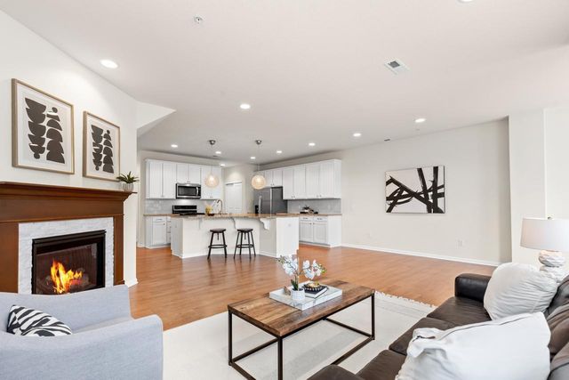 732 Wildflower Lane, Chanhassen, MN 55317