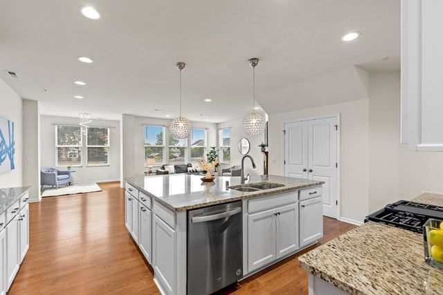 732 Wildflower Lane, Chanhassen, MN 55317