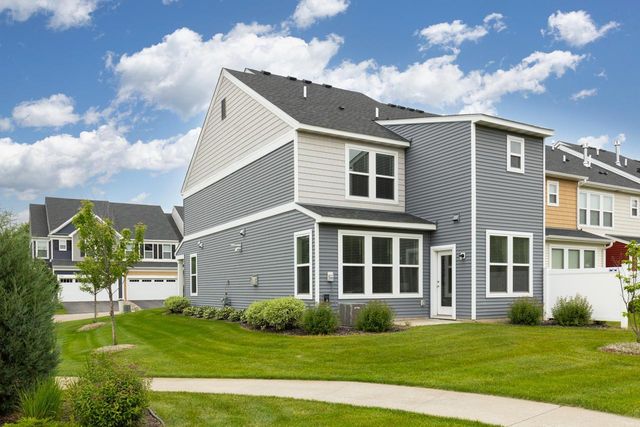 732 Wildflower Lane, Chanhassen, MN 55317