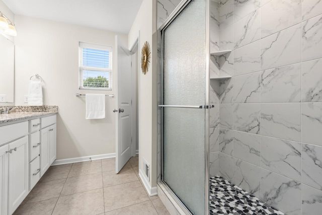 732 Wildflower Lane, Chanhassen, MN 55317