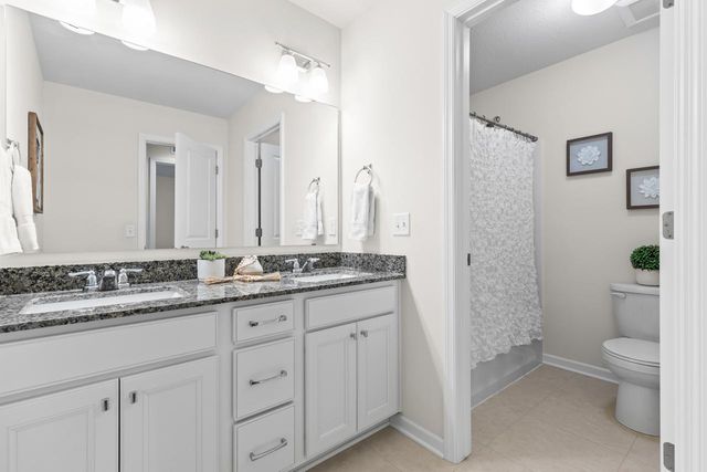 732 Wildflower Lane, Chanhassen, MN 55317