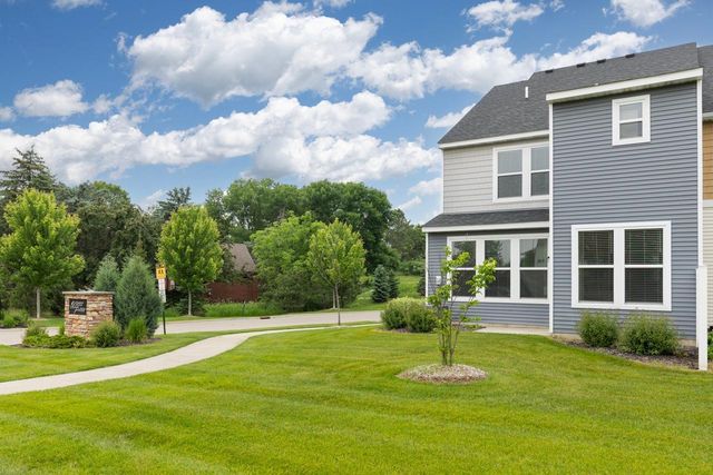 732 Wildflower Lane, Chanhassen, MN 55317