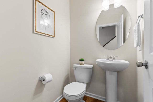 732 Wildflower Lane, Chanhassen, MN 55317