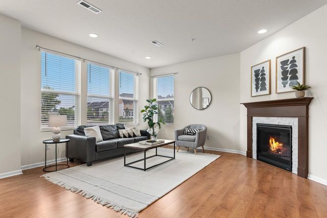 732 Wildflower Lane, Chanhassen, MN 55317