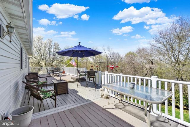 116 WEST CT, Glen Rock, PA 17327