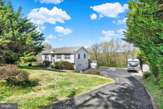 116 WEST CT, Glen Rock, PA 17327
