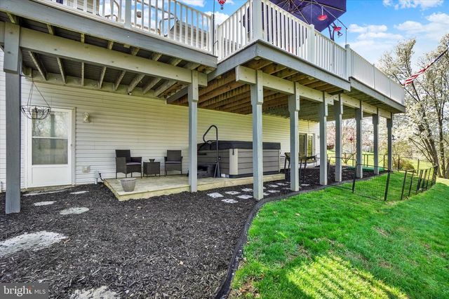 116 WEST CT, Glen Rock, PA 17327