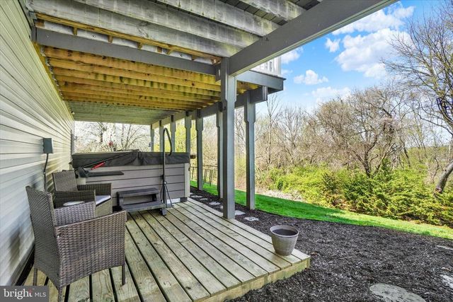 116 WEST CT, Glen Rock, PA 17327