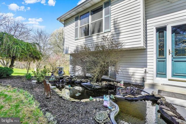 116 WEST CT, Glen Rock, PA 17327