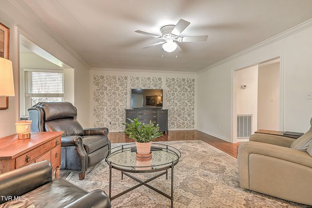 113 Fox Hall Circle, Bristol, TN 37620