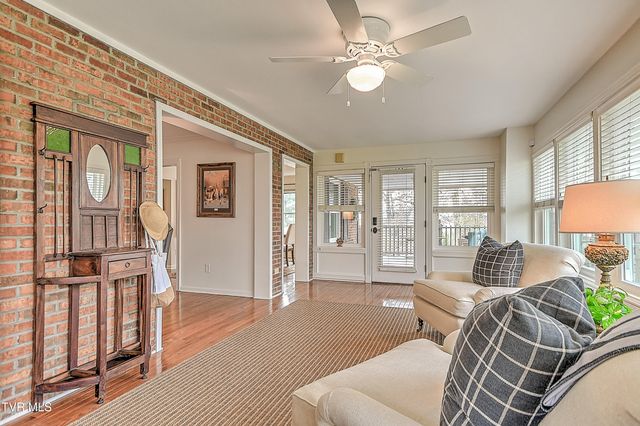 113 Fox Hall Circle, Bristol, TN 37620