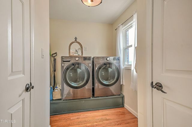 113 Fox Hall Circle, Bristol, TN 37620