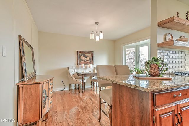 113 Fox Hall Circle, Bristol, TN 37620