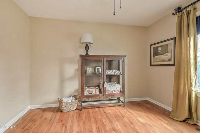 113 Fox Hall Circle, Bristol, TN 37620