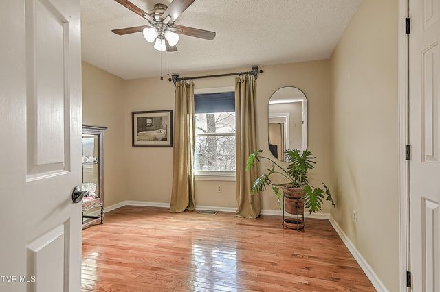 113 Fox Hall Circle, Bristol, TN 37620