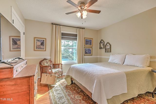 113 Fox Hall Circle, Bristol, TN 37620