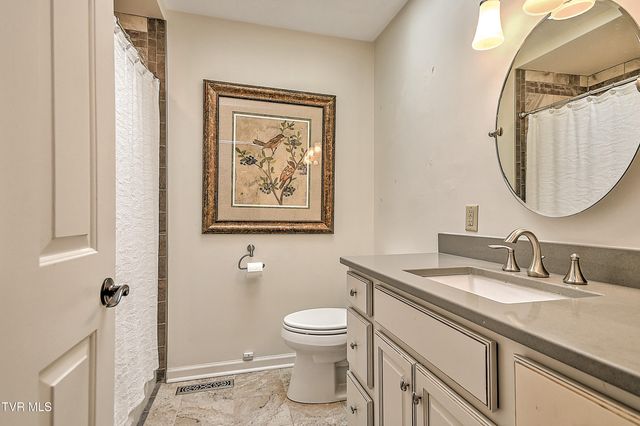 113 Fox Hall Circle, Bristol, TN 37620