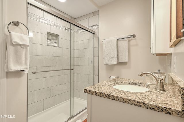 113 Fox Hall Circle, Bristol, TN 37620