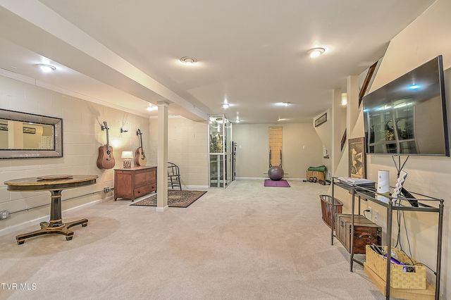 113 Fox Hall Circle, Bristol, TN 37620