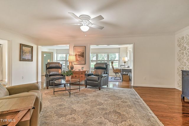 113 Fox Hall Circle, Bristol, TN 37620