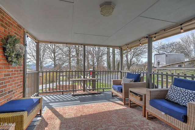 113 Fox Hall Circle, Bristol, TN 37620