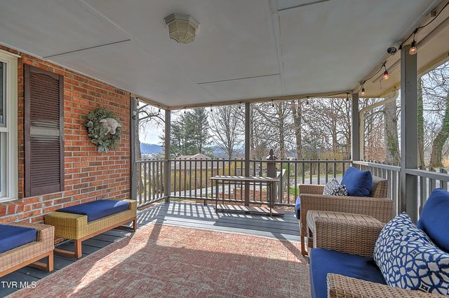 113 Fox Hall Circle, Bristol, TN 37620