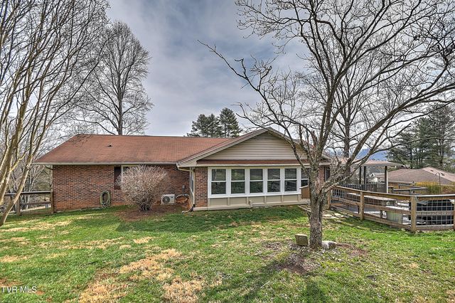 113 Fox Hall Circle, Bristol, TN 37620