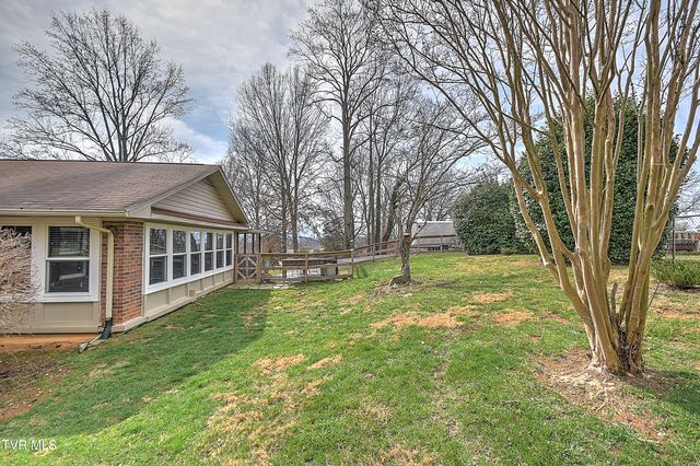 113 Fox Hall Circle, Bristol, TN 37620