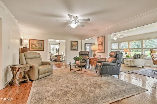 113 Fox Hall Circle, Bristol, TN 37620