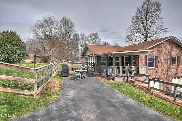 113 Fox Hall Circle, Bristol, TN 37620