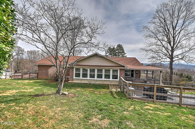 113 Fox Hall Circle, Bristol, TN 37620